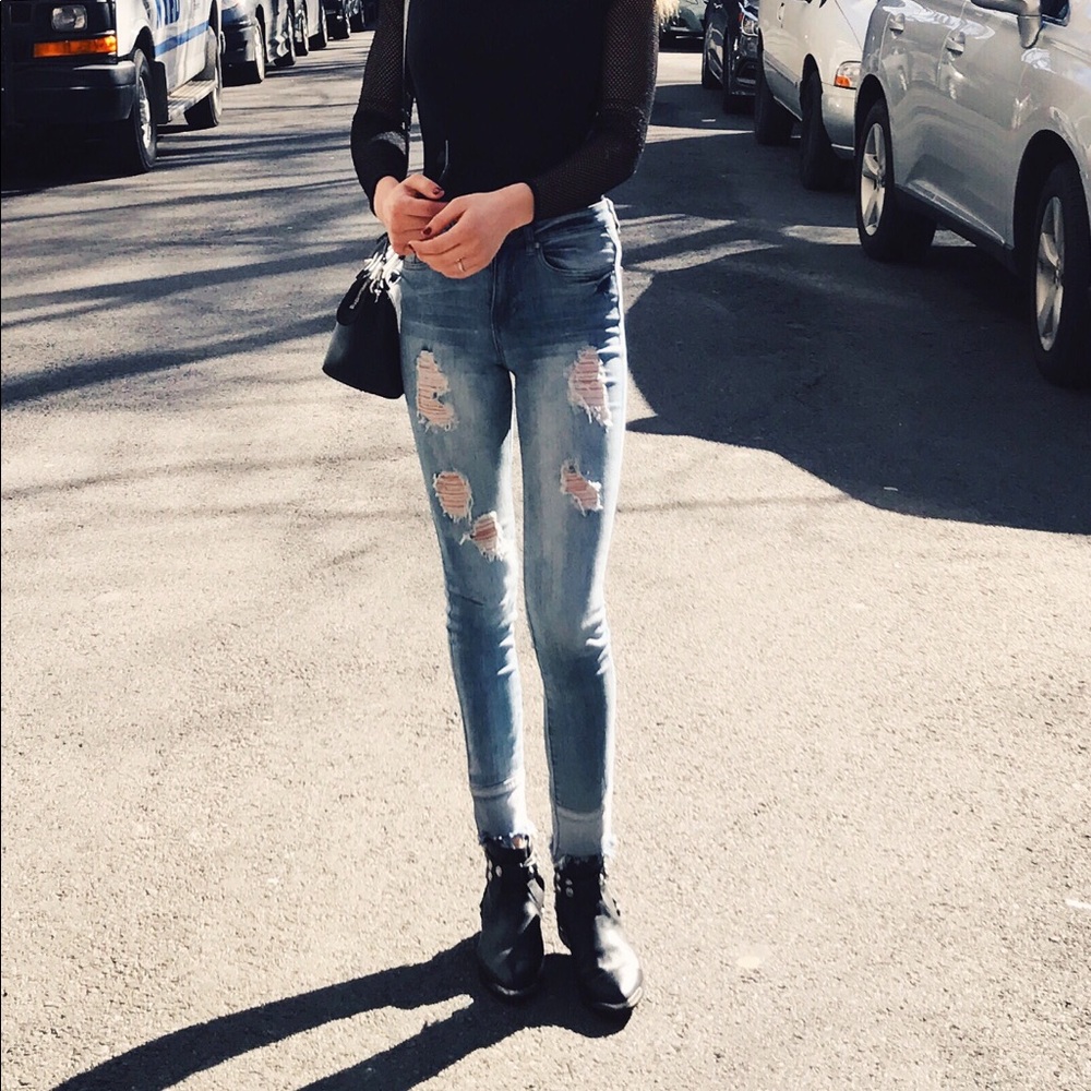 Missguided Mid-Rise Skinny Ripped Jeans 0